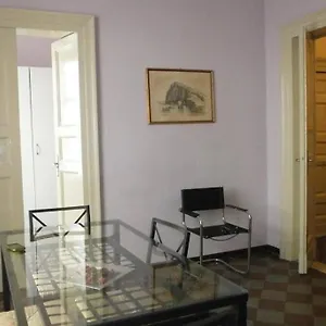 Three Near Station Apartman Catania-Fontanarossai nemzetközi repülőtér